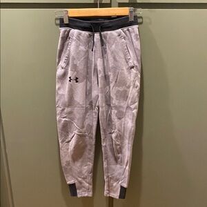 Under Armour youth medium Gray Jogger Pants